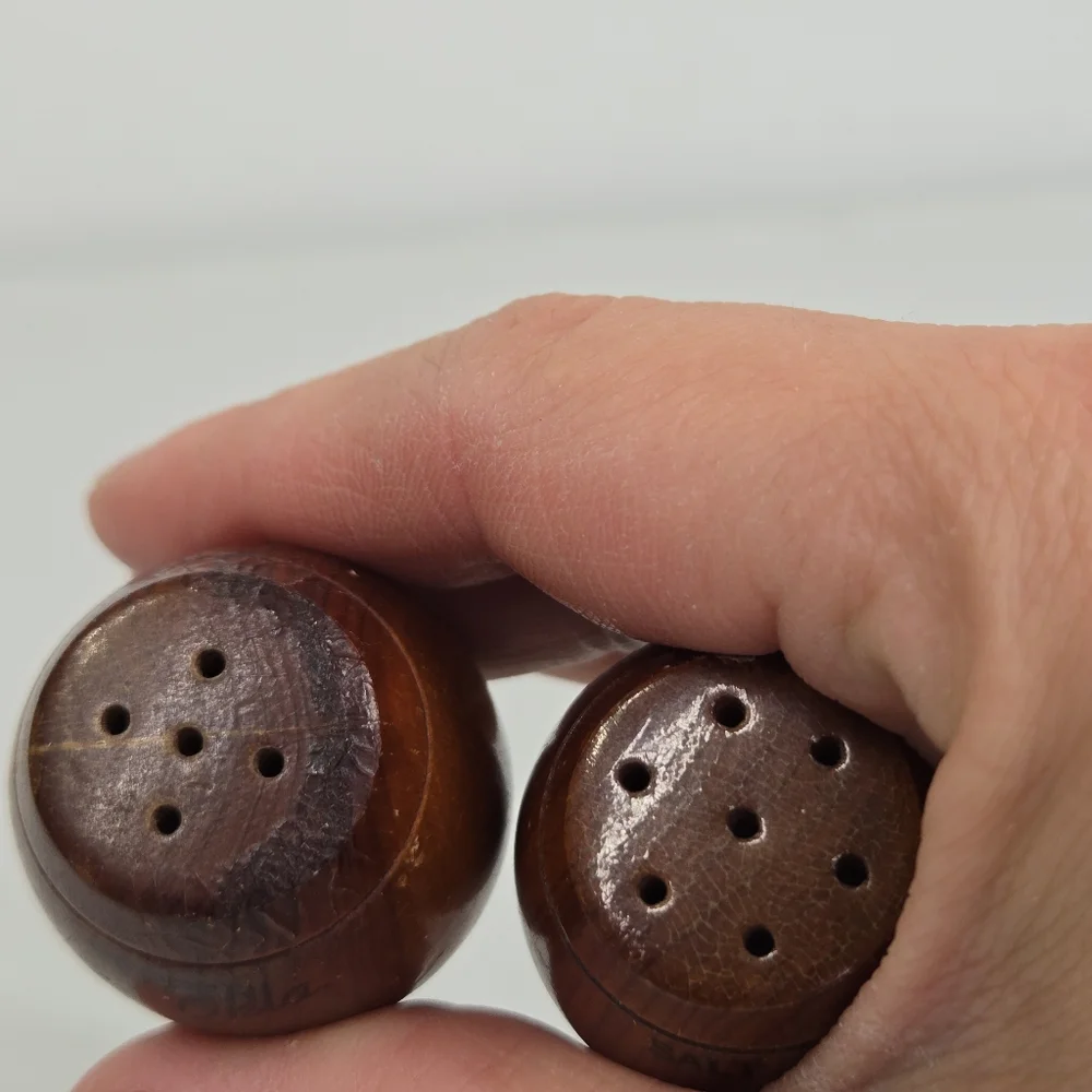 VTG Wooden‎ Salt and pepper Shakers Barrel Shaped Souvenirs Poise Oklahoma Trink